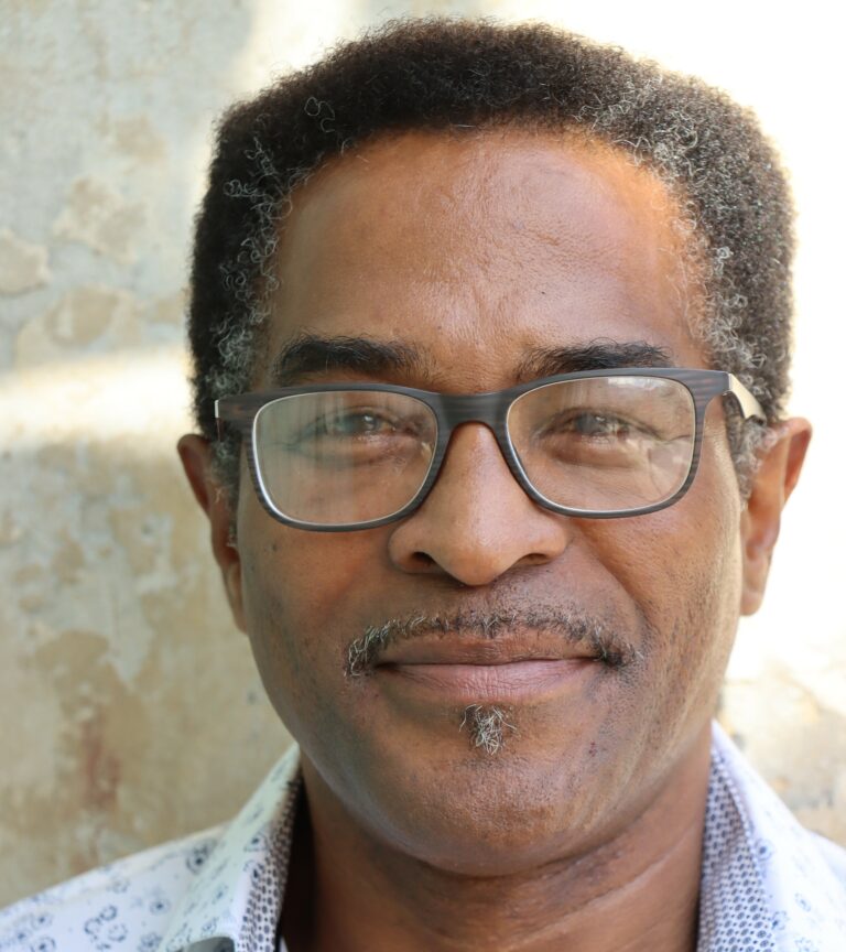 « Séance de massage holistique à Lattes (34) par François Michel Réga ».